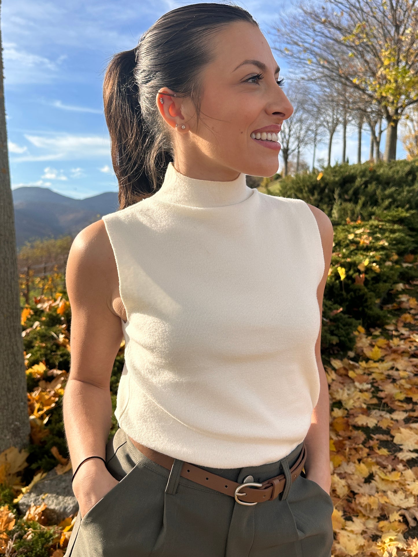 SIENA Crême- Top sans manches col montant